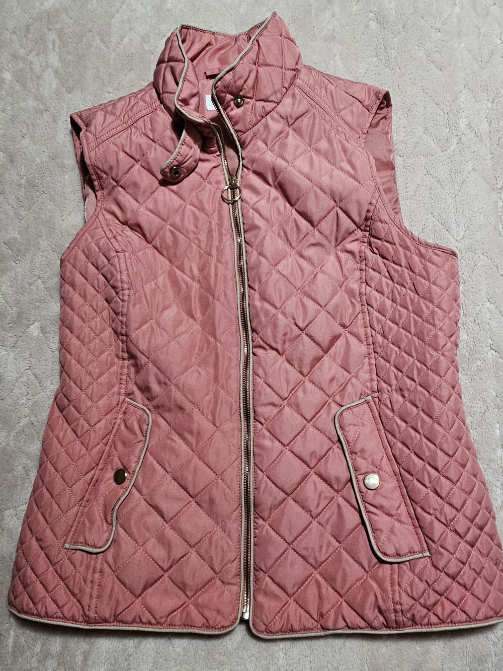 Adrienne Vittadini Quilted Sleeveless Vest in Dusty Rose